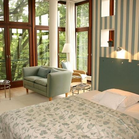 Privathotel Lindtner Hamburg Ngoại thất bức ảnh A bedroom