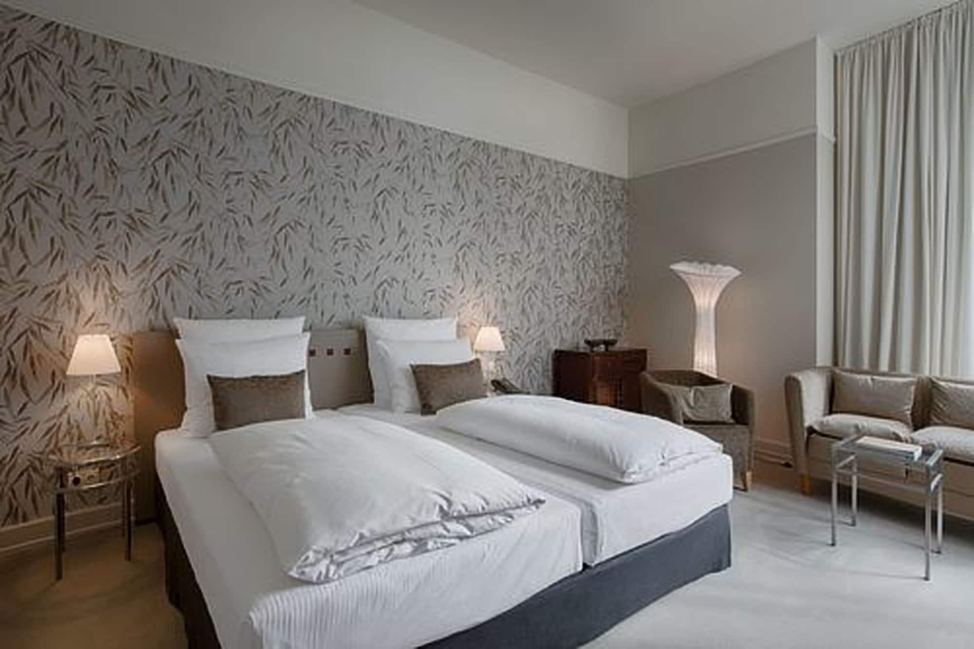 Privathotel Lindtner Hamburg Ngoại thất bức ảnh A room at the Hotel Axelmannstein