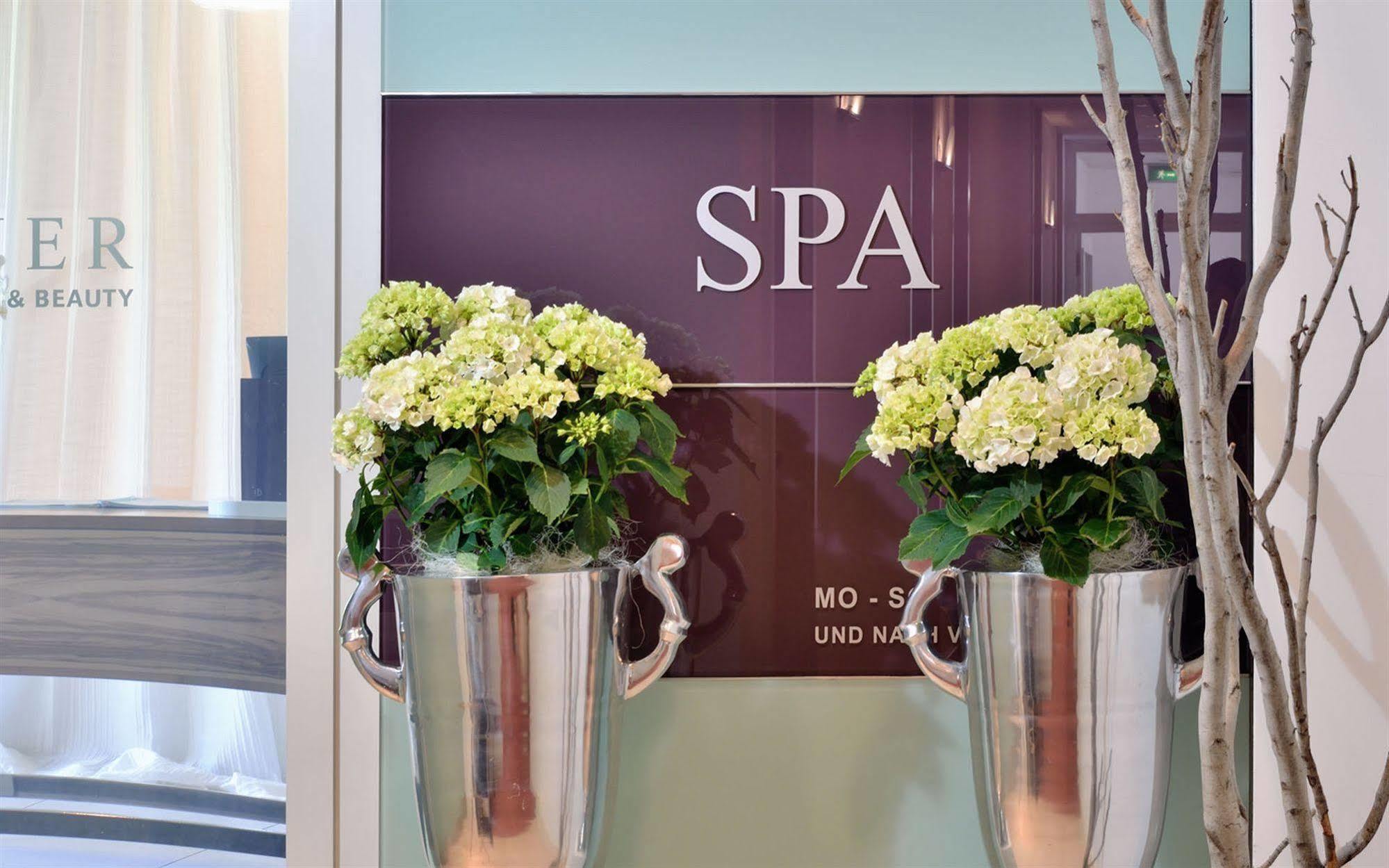 Privathotel Lindtner Hamburg Ngoại thất bức ảnh Entrance to the spa